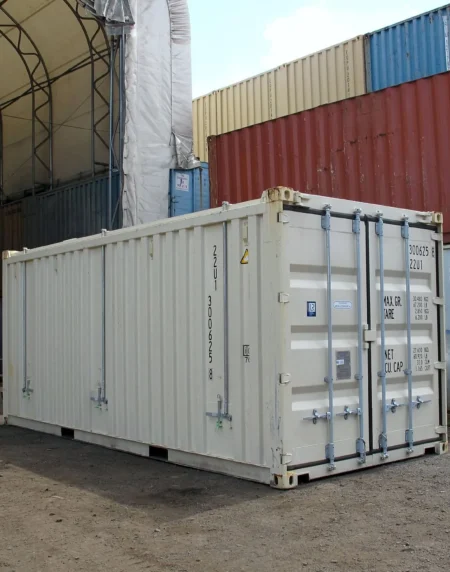 Contenedor de 20 pies con techo rígido – Robusto y versátil